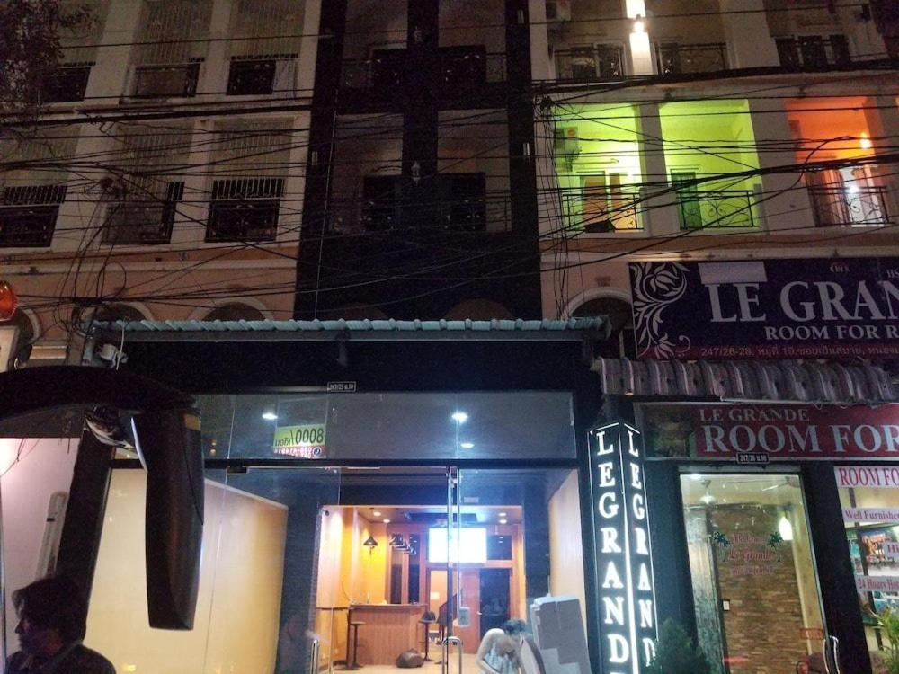 The Main Event Pattaya Bed & Breakfast Eksteriør bilde