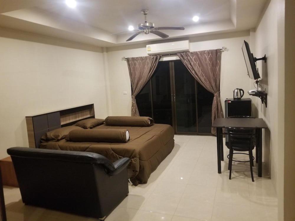 The Main Event Pattaya Bed & Breakfast Eksteriør bilde