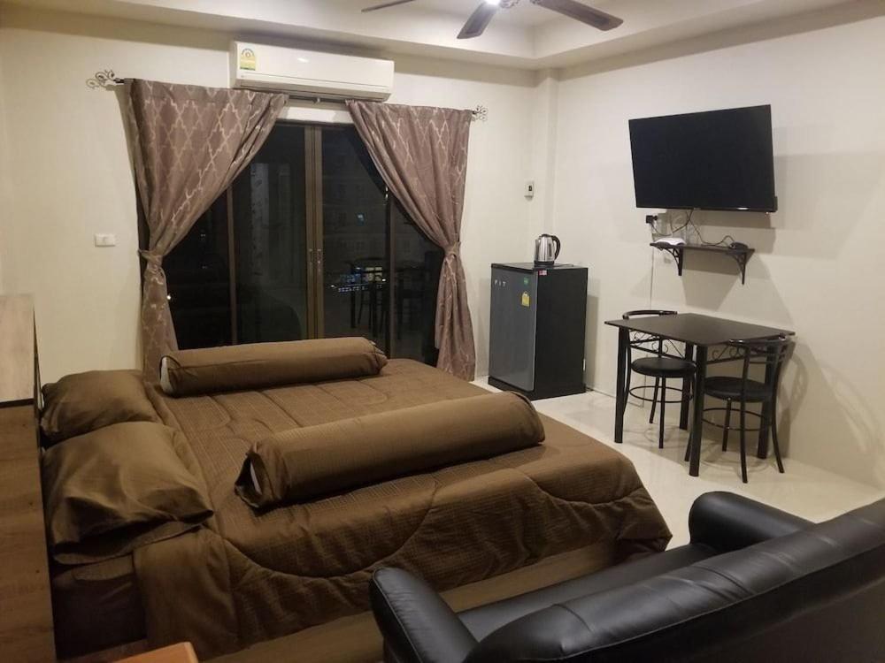 The Main Event Pattaya Bed & Breakfast Eksteriør bilde